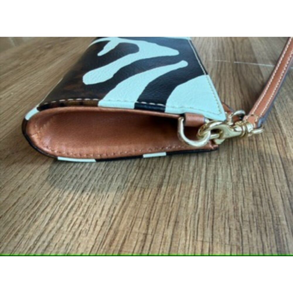 Dooney&Bourke Zebra Print Continental Zip Around Wallet Brown Cream Leather EUC - Picture 3 of 6